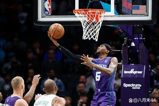 巴塞罗那清晨内部沟通清晨夏洛特黄蜂调整名单以备欧篮联，塔图姆在利物浦比赛中逆转直接炸裂的简单介绍